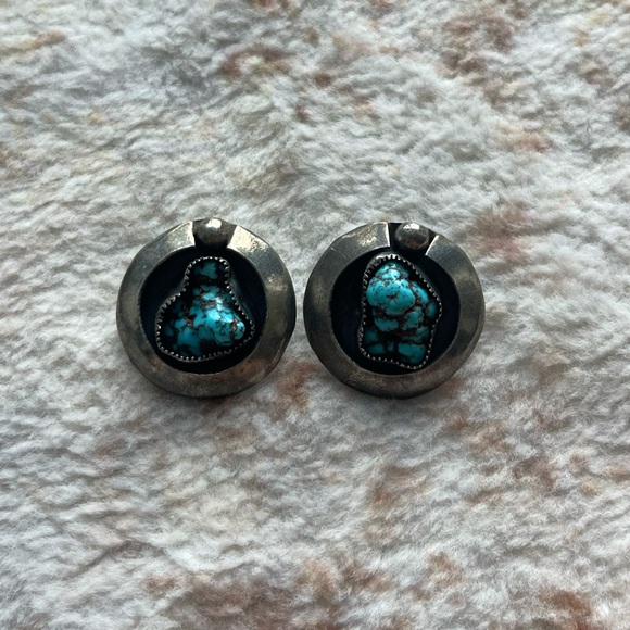 Vintage Jewelry - Vintage Turquoise Stone Clip-On Earrings